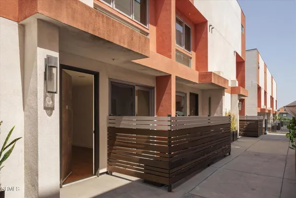 $4,700 | 1015 Figueroa Terrace, Unit 19, Los Angeles, CA 90012