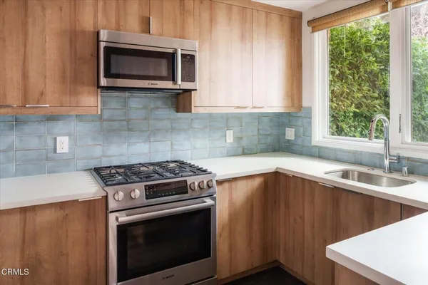 $4,700 | 1015 Figueroa Terrace, Unit 19, Los Angeles, CA 90012