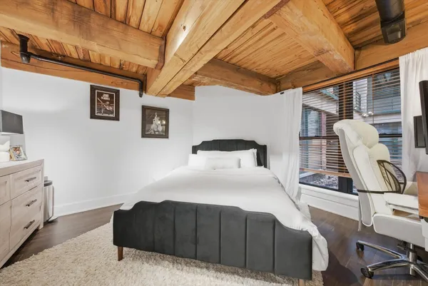 $525,000 | 1740 North Marshfield Avenue, Unit 8, Chicago, IL 60622