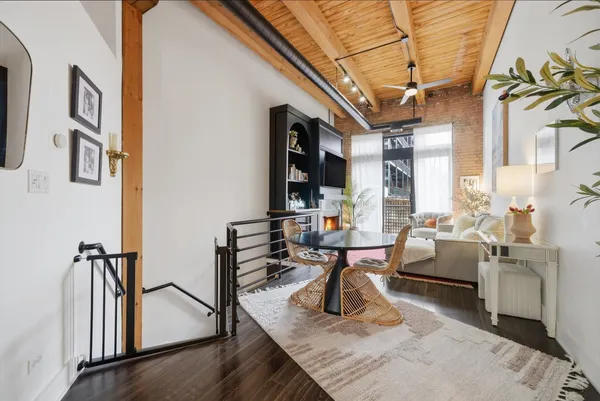 $525,000 | 1740 North Marshfield Avenue, Unit 8, Chicago, IL 60622