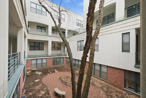 $525,000 | 1740 North Marshfield Avenue, Unit 8, Chicago, IL 60622