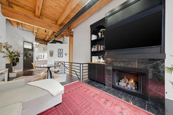 $525,000 | 1740 North Marshfield Avenue, Unit 8, Chicago, IL 60622
