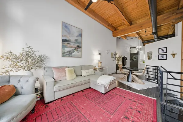 $525,000 | 1740 North Marshfield Avenue, Unit 8, Chicago, IL 60622