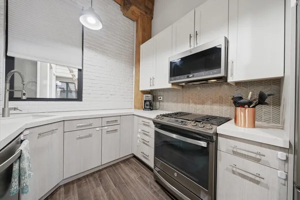 $525,000 | 1740 North Marshfield Avenue, Unit 8, Chicago, IL 60622