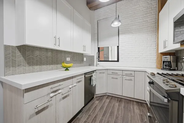 $525,000 | 1740 North Marshfield Avenue, Unit 8, Chicago, IL 60622