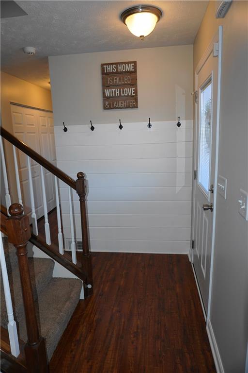 218 Foxwood Road Coraopolis, PA 15108 - Photo 2 of 25