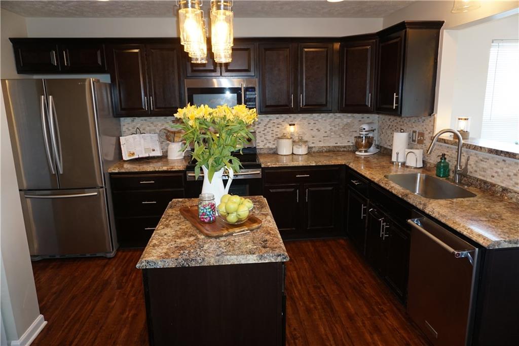 218 Foxwood Road Coraopolis, PA 15108 - Photo 7 of 25
