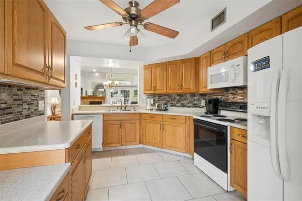 $270,000 | 2910 Cottage Grove Court, Unit L4, Orlando, FL 32822