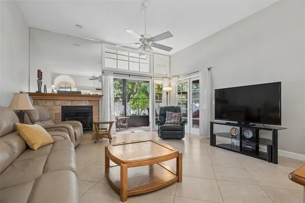 $270,000 | 2910 Cottage Grove Court, Unit L4, Orlando, FL 32822
