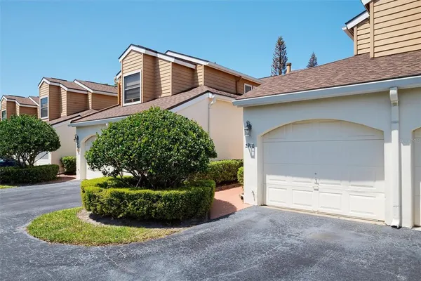 $270,000 | 2910 Cottage Grove Court, Unit L4, Orlando, FL 32822