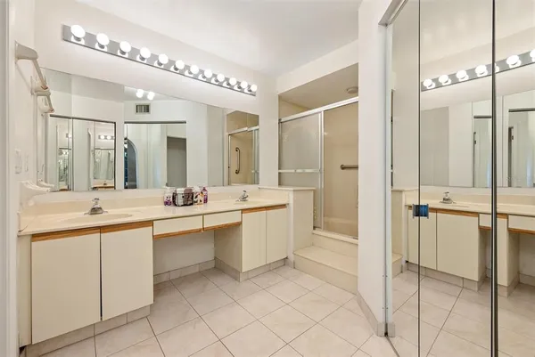 $270,000 | 2910 Cottage Grove Court, Unit L4, Orlando, FL 32822