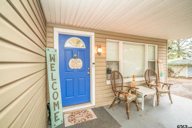 a view of a interior of the house