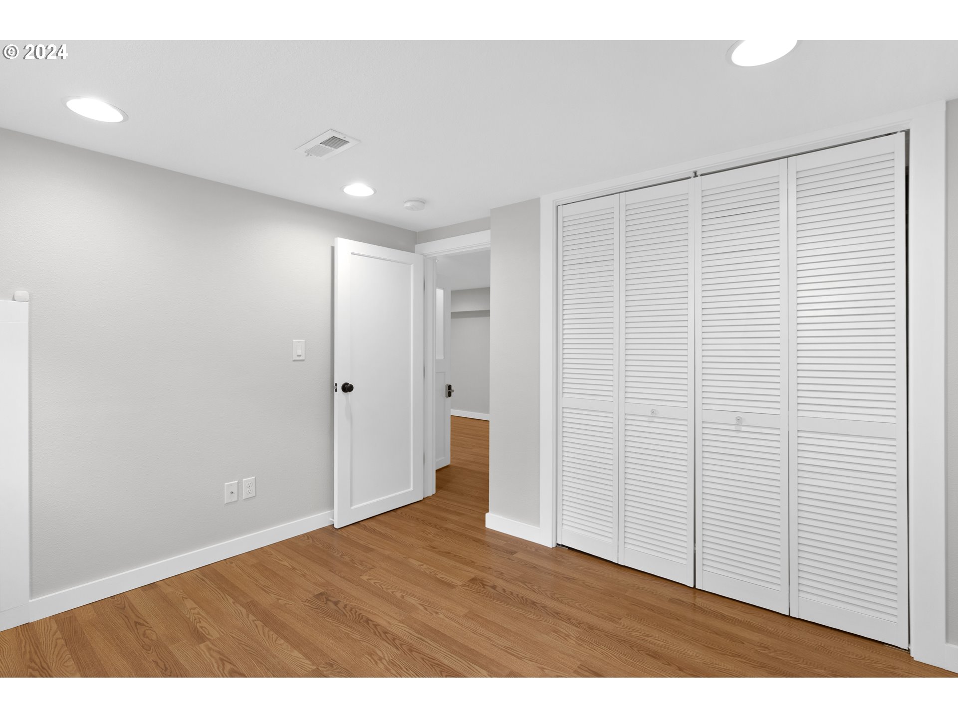 3015 Southwest Flower Terrace Portland, OR 97239 - Photo 24 of 40 Bedroom