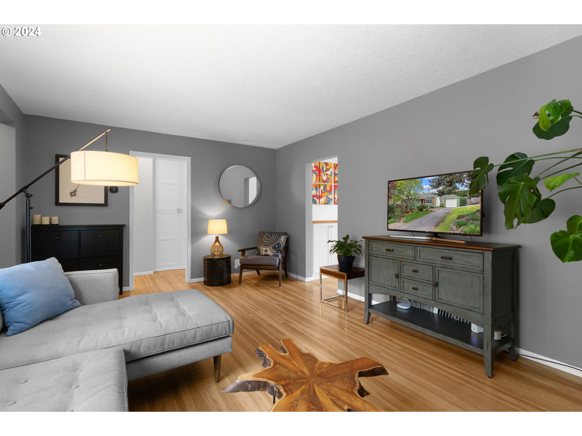 3015 Southwest Flower Terrace Portland, OR 97239 - Photo 8 of 40 Living Room