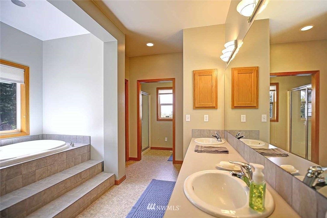314 South Camano Ridge Road Camano Island, WA 98282 - Photo 13 of 25 Gallery Image 13