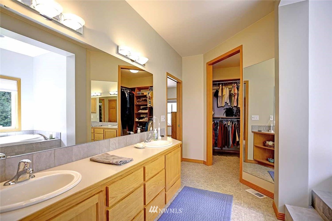 314 South Camano Ridge Road Camano Island, WA 98282 - Photo 14 of 25 Gallery Image 14