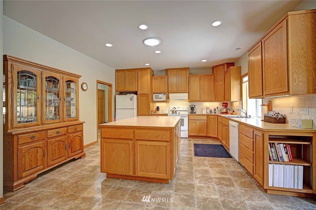 314 South Camano Ridge Road Camano Island, WA 98282 - Photo 7 of 25 Gallery Image 7