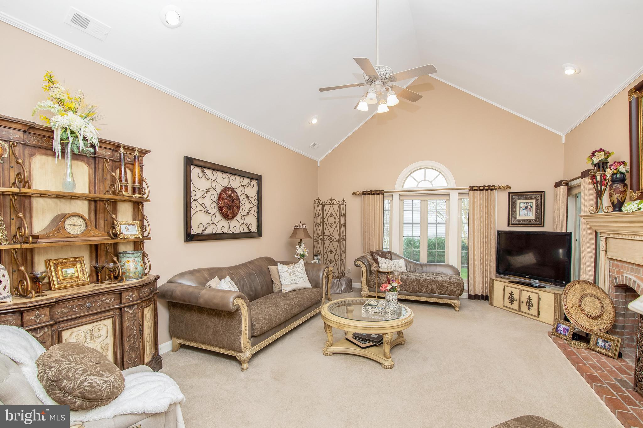 40 Covington Lane Voorhees, NJ 08043 - Photo 11 of 57 Family room with gas fireplace