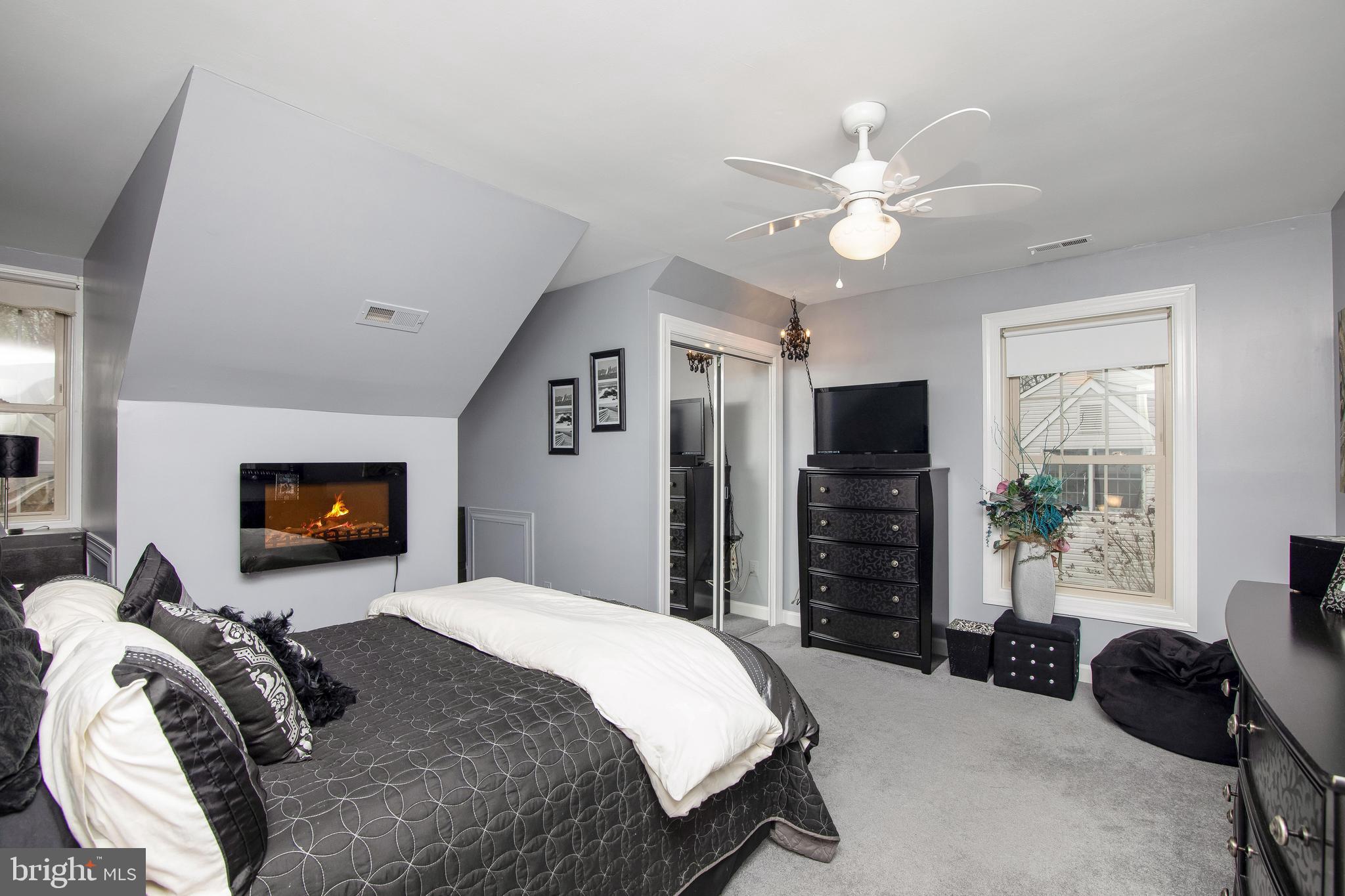 40 Covington Lane Voorhees, NJ 08043 - Photo 33 of 57 Bedroom 4 with ceiling fan