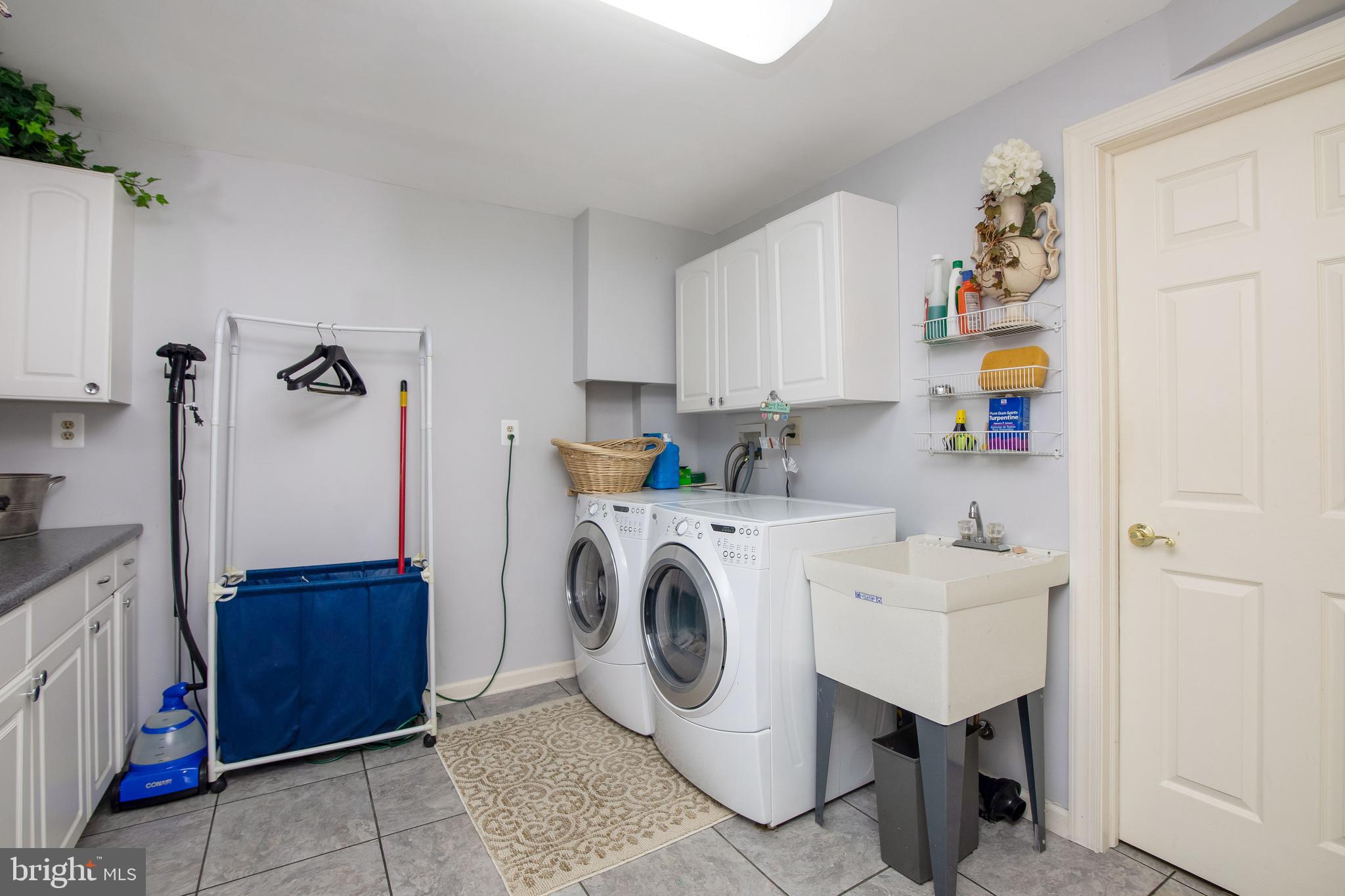 40 Covington Lane Voorhees, NJ 08043 - Photo 41 of 57 Laundry room with chute from both floors above