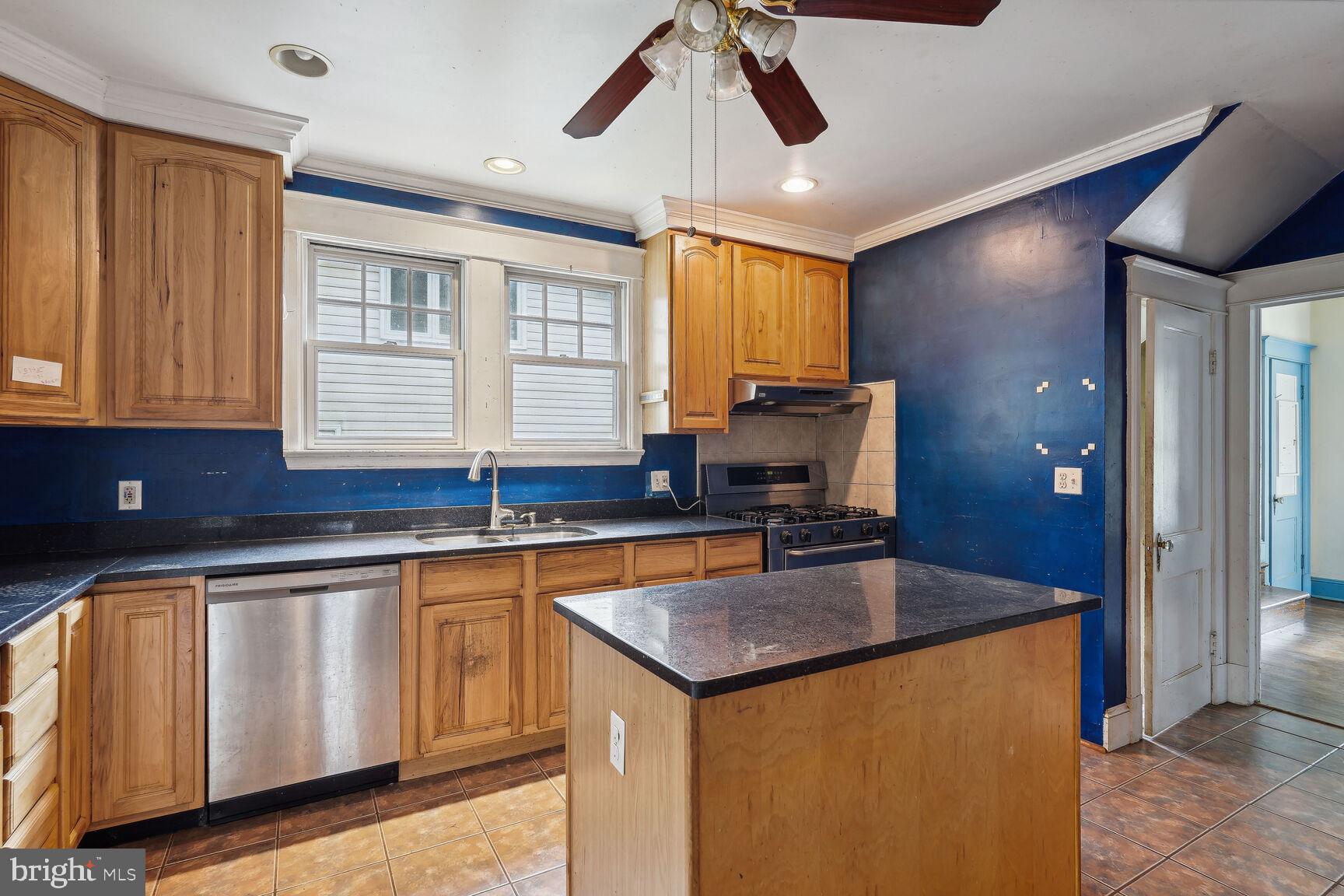 1913 Locust Grove Road Silver Spring, MD 20910 - Photo 11 of 30
