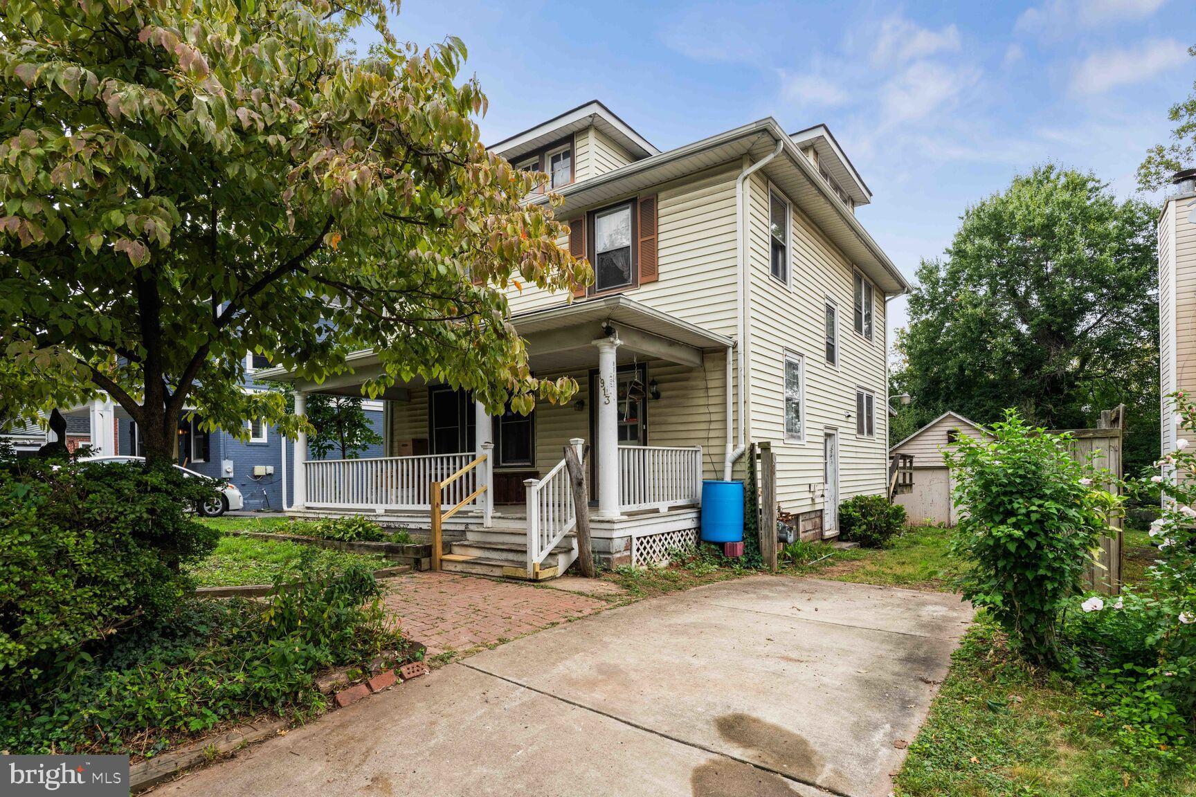 1913 Locust Grove Road Silver Spring, MD 20910 - Photo 3 of 30