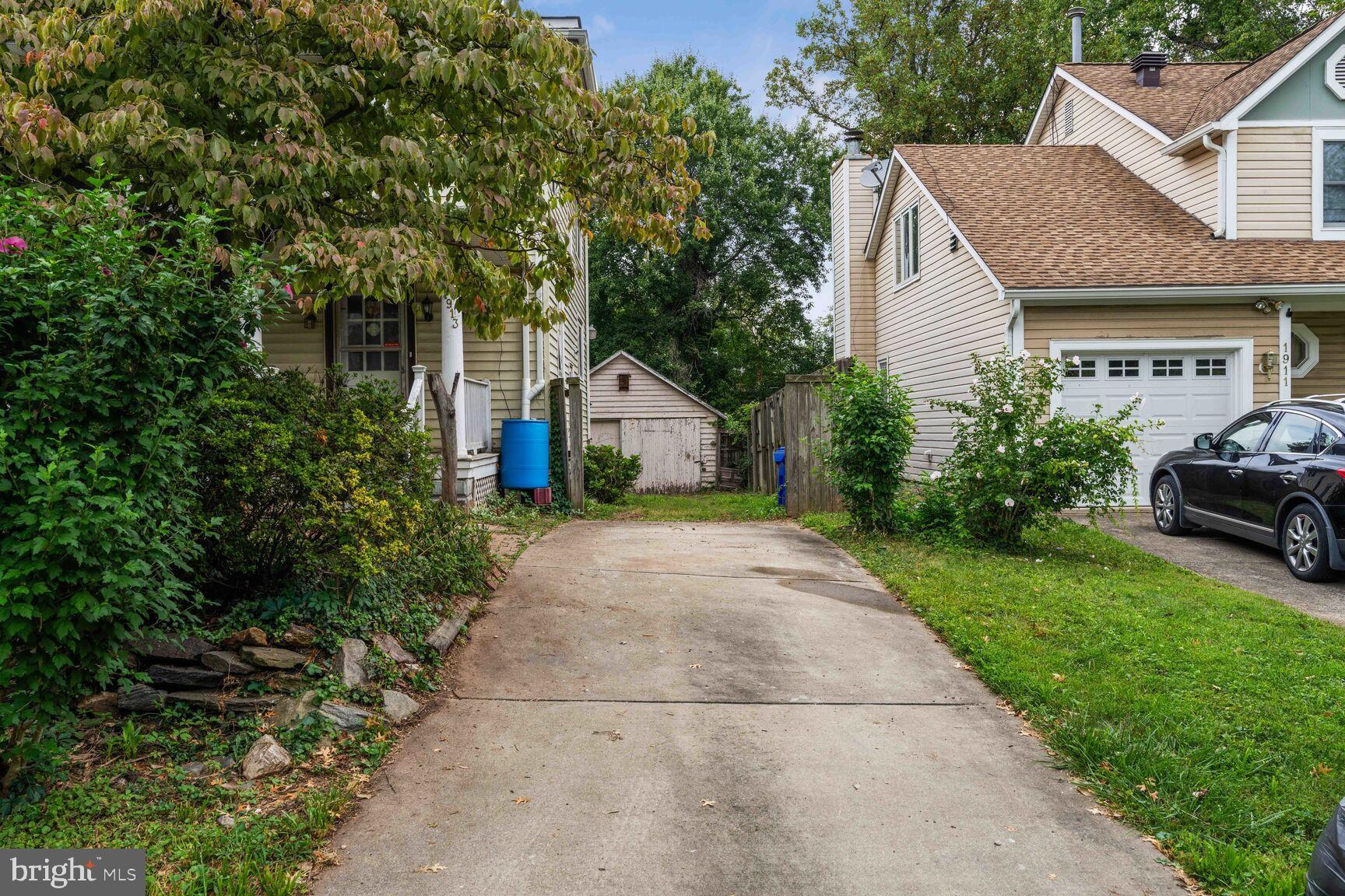 1913 Locust Grove Road Silver Spring, MD 20910 - Photo 4 of 30