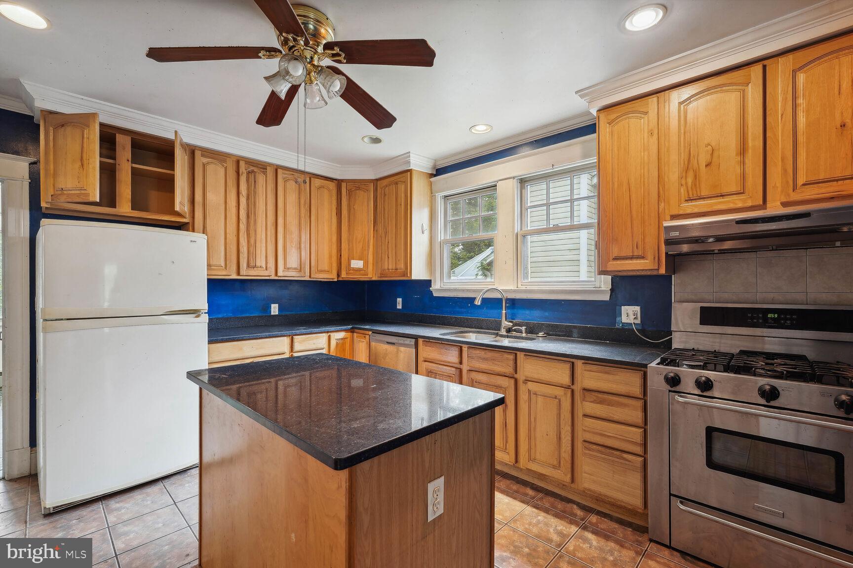 1913 Locust Grove Road Silver Spring, MD 20910 - Photo 10 of 30