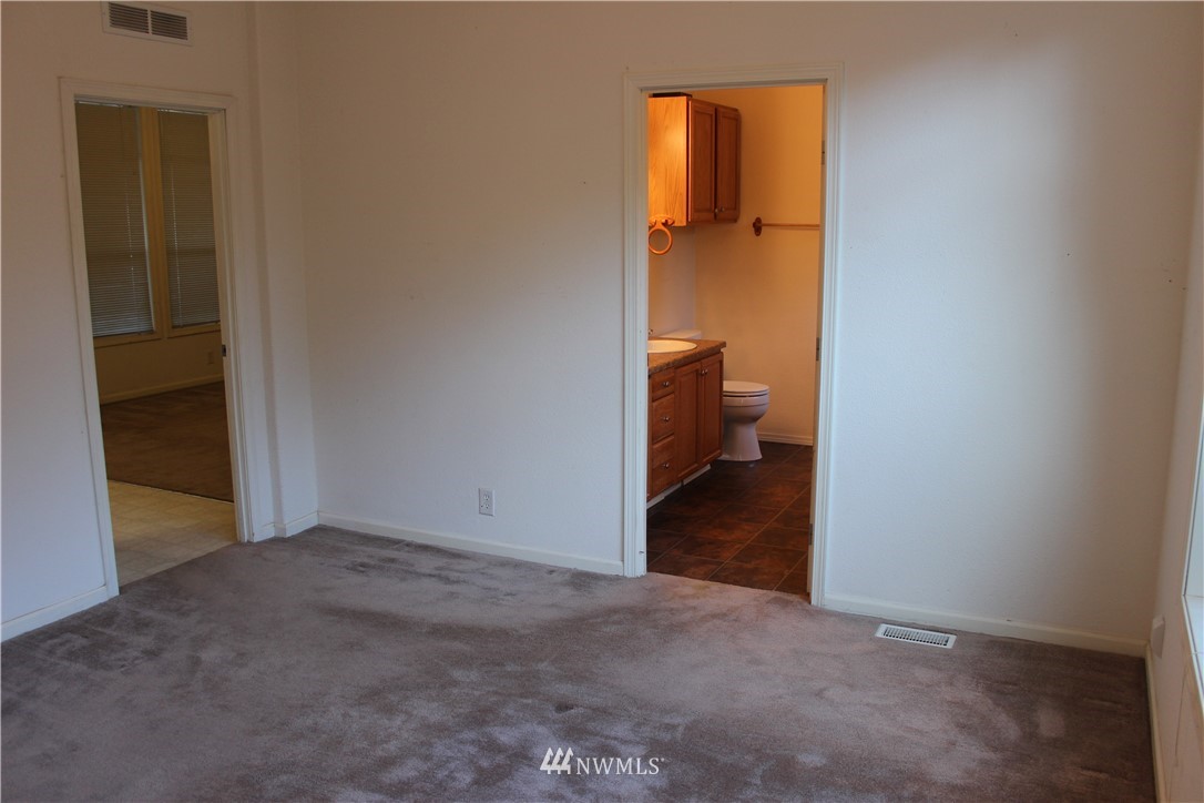 3030 East Rasor Road Belfair, WA 98528 - Photo 15 of 23 Gallery Image 15