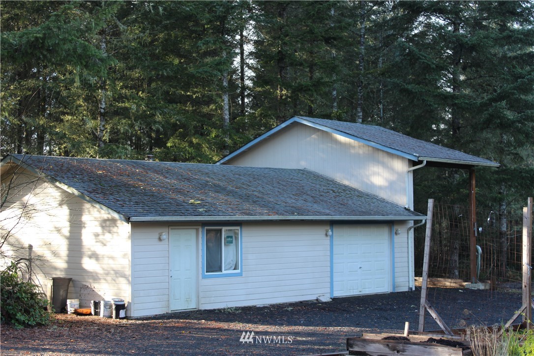 3030 East Rasor Road Belfair, WA 98528 - Photo 5 of 23 Gallery Image 5