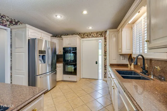 $575,000 | 708 Thornwood Place, Kingsport, TN 37660