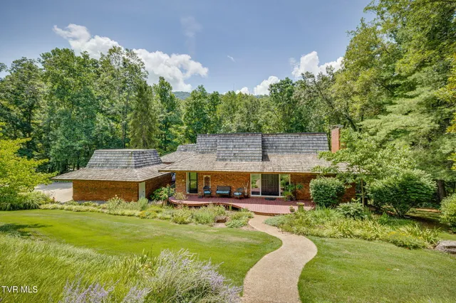 $575,000 | 708 Thornwood Place, Kingsport, TN 37660