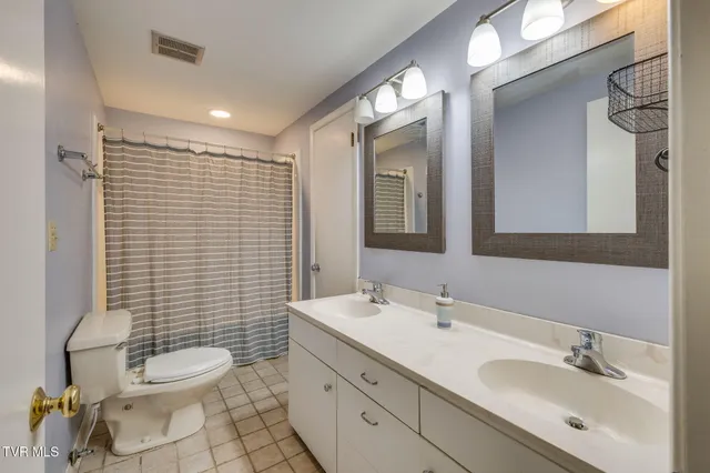 $575,000 | 708 Thornwood Place, Kingsport, TN 37660