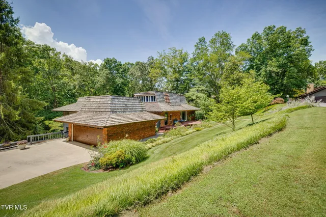 $575,000 | 708 Thornwood Place, Kingsport, TN 37660