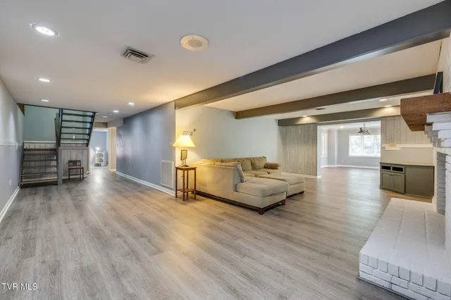 $575,000 | 708 Thornwood Place, Kingsport, TN 37660