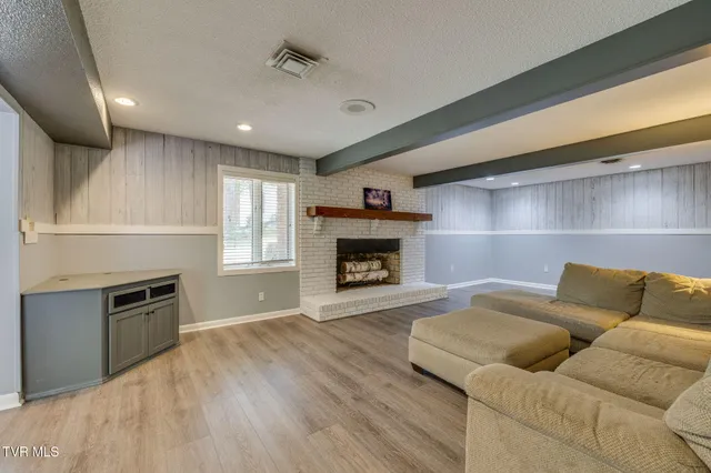 $575,000 | 708 Thornwood Place, Kingsport, TN 37660