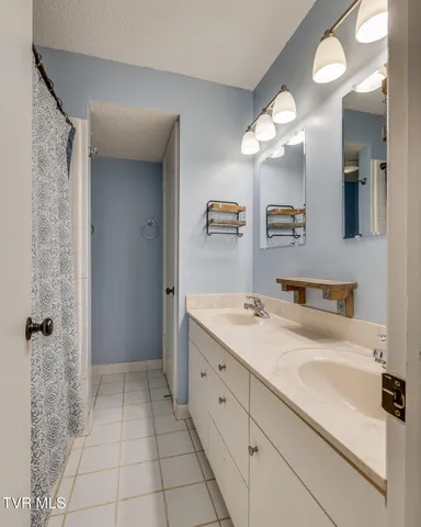 $575,000 | 708 Thornwood Place, Kingsport, TN 37660