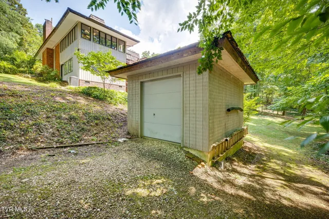 $575,000 | 708 Thornwood Place, Kingsport, TN 37660