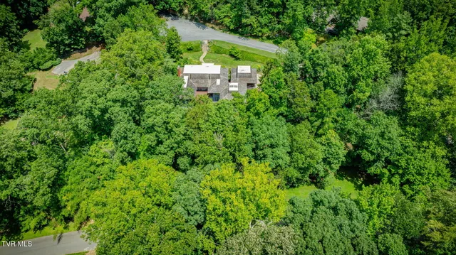 $575,000 | 708 Thornwood Place, Kingsport, TN 37660