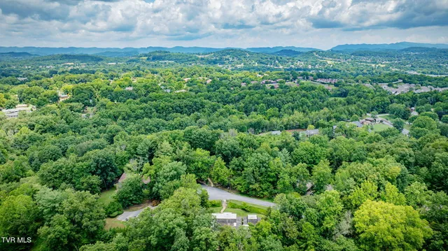 $575,000 | 708 Thornwood Place, Kingsport, TN 37660