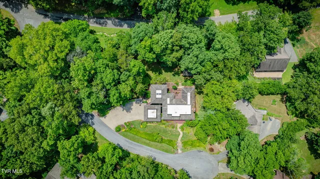 $575,000 | 708 Thornwood Place, Kingsport, TN 37660