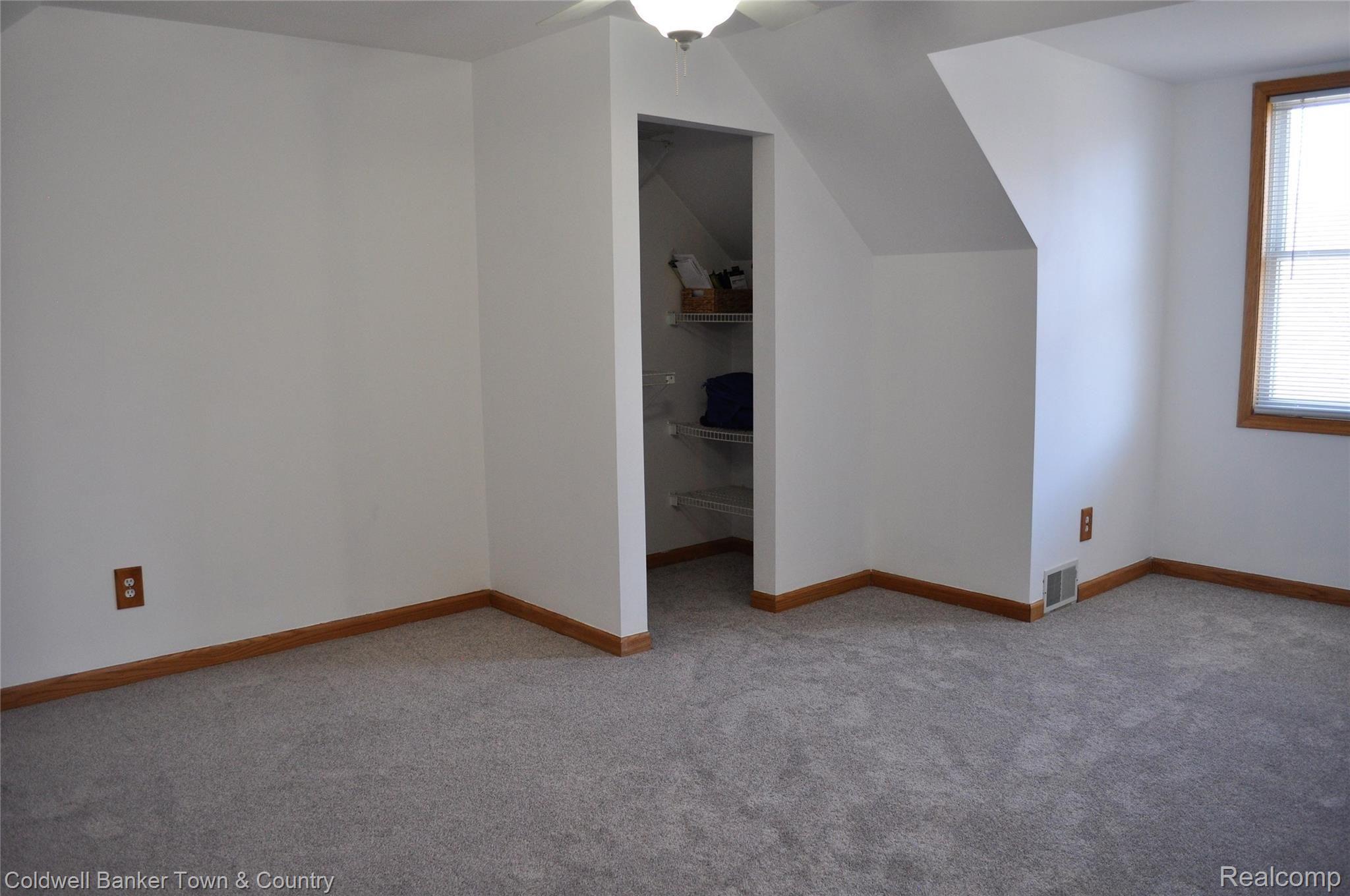 6798 Farley Road Pinckney, MI 48169 - Photo 24 of 47 DSC_0368 (2).JPG