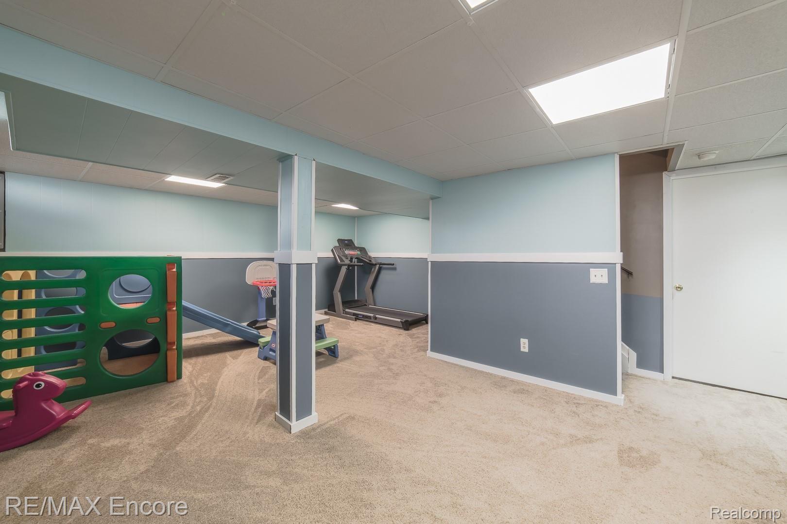 2025 Avonstoke Road Rochester, MI 48307 - Photo 34 of 47 2025 Avonstroke-31.jpg