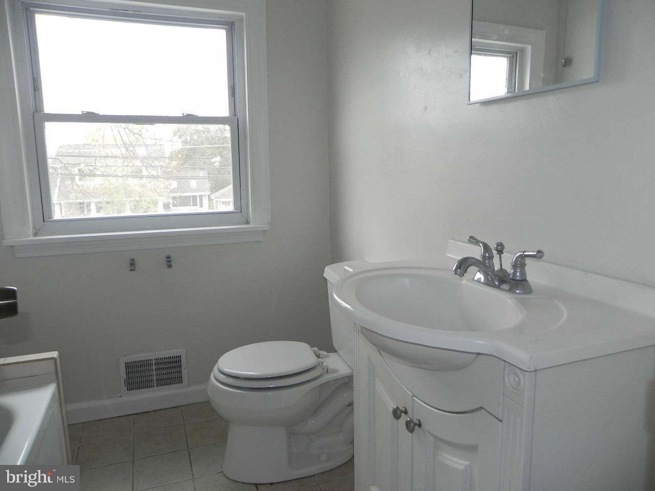 26727 Ridge Road Damascus, MD 20872 - Photo 18 of 30 Bath 2a
