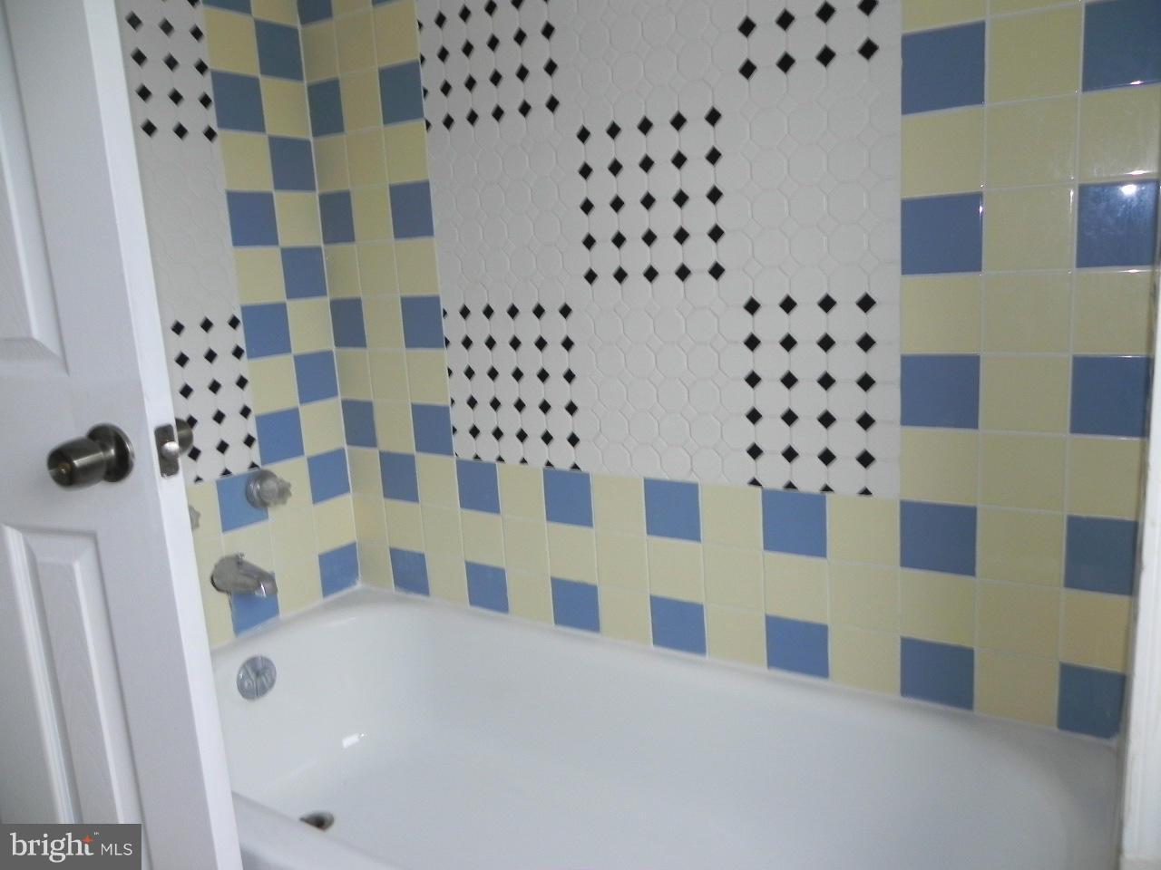 26727 Ridge Road Damascus, MD 20872 - Photo 19 of 30 Bath 2b
