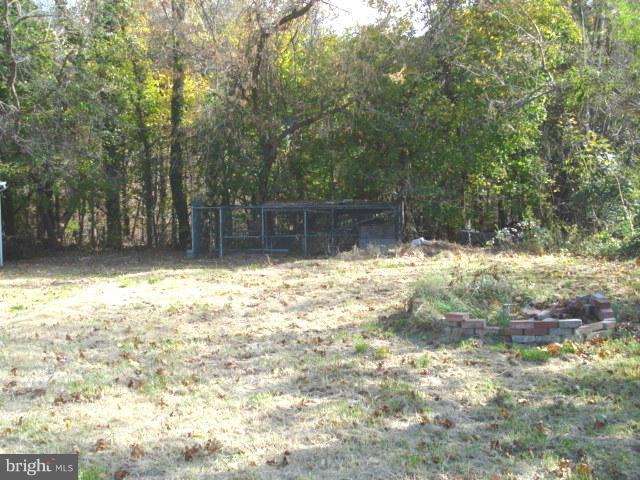 26727 Ridge Road Damascus, MD 20872 - Photo 30 of 30 Back yard