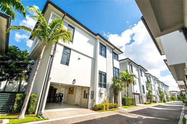 $1,480,000 | 8263 Northwest 47th Terrace, Doral, FL 33166