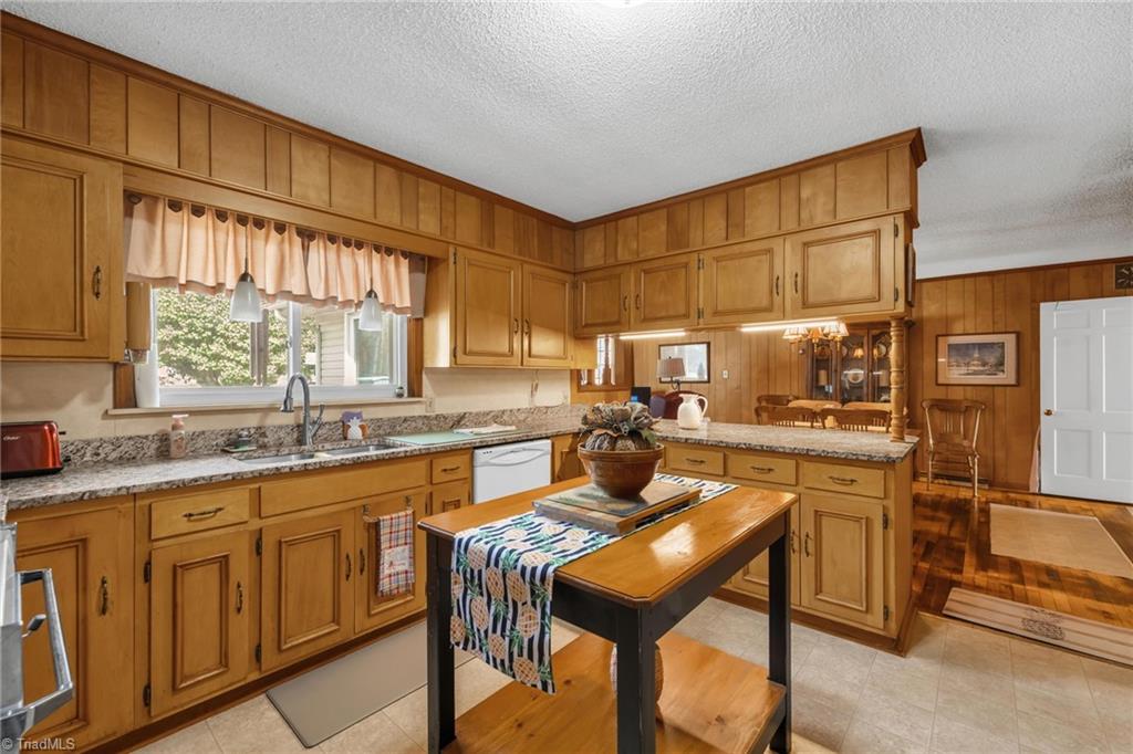 5009 Wainwright Road McLeansville, NC 27301 - Photo 17 of 37