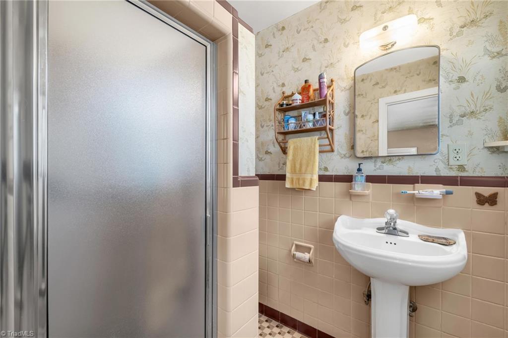 5009 Wainwright Road McLeansville, NC 27301 - Photo 20 of 37