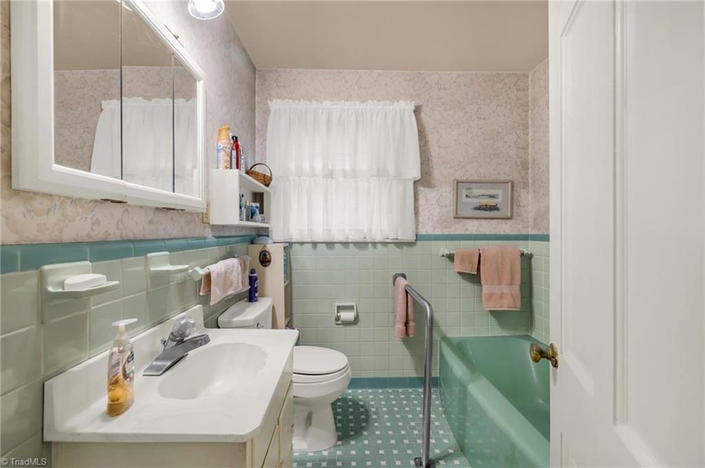 5009 Wainwright Road McLeansville, NC 27301 - Photo 23 of 37